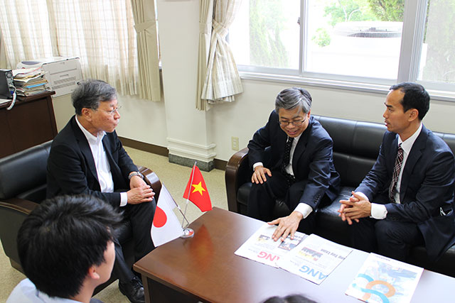 在福岡ベトナム社会主義共和国総領事館 総領事による講義を行いました 長崎県立大学