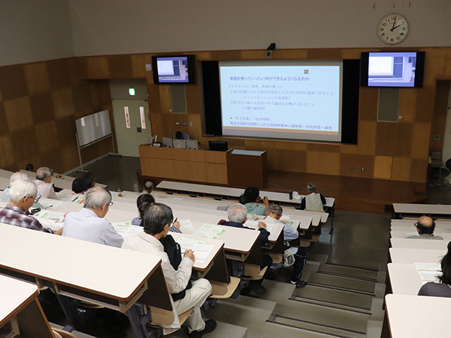 【写真】遠隔会場（シーボルト校）の様子